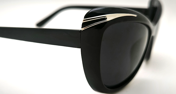 عینک آفتابی زنانه پلاریزه کارازا کد 2033_C1 مشکی ابرودار