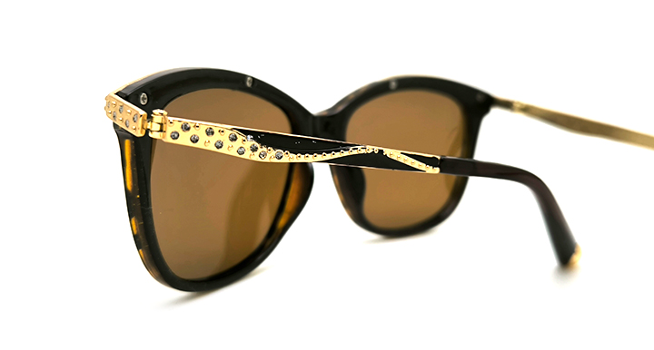 عینک آفتابی زنانه پلاریزه کارازا کد C4_2017 قهوه ای ابرودار (نگین)