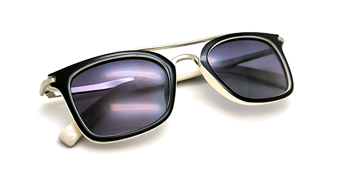 عینک آفتابی مستطیلی دوپل پلاریزه کد 2066 C3 فریم کائوچویی شیری با روکش مشکی