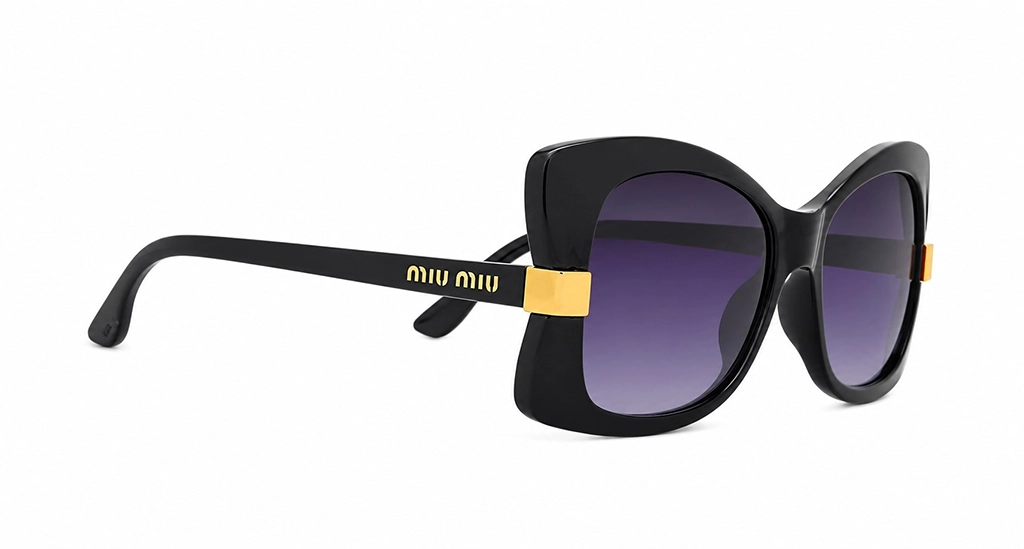 عینک آفتابی زنانه الهام گرفته از میومیو (MiuMiu) طرح پاپیونی فریم مشکی با عدسی گرادیانی بنفش | کد SMU81G-A