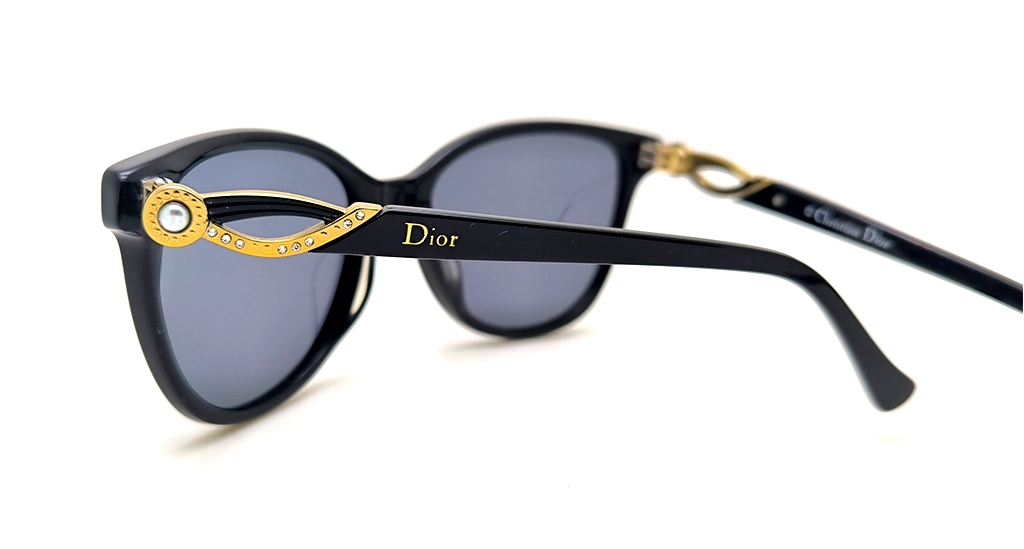 عینک آفتابی زنانه الهام گرفته از دیور (Dior) فریم مشکی براق با عدسی مشکی | کد 7901 AE4/A4