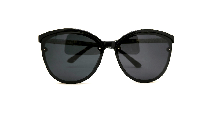 عینک آفتابی زنانه پلاریزه کارازا کد 2095 C1 فریم کائوچویی مشکی با دسته های اکلیلی